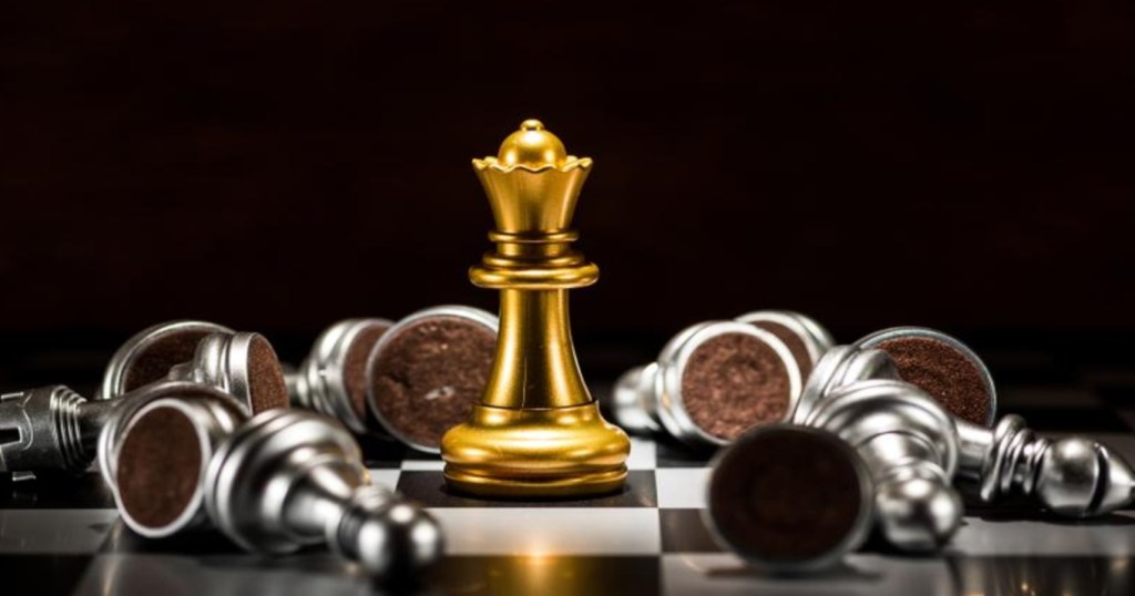 This image has an empty alt attribute; its file name is chess.com_.jpg